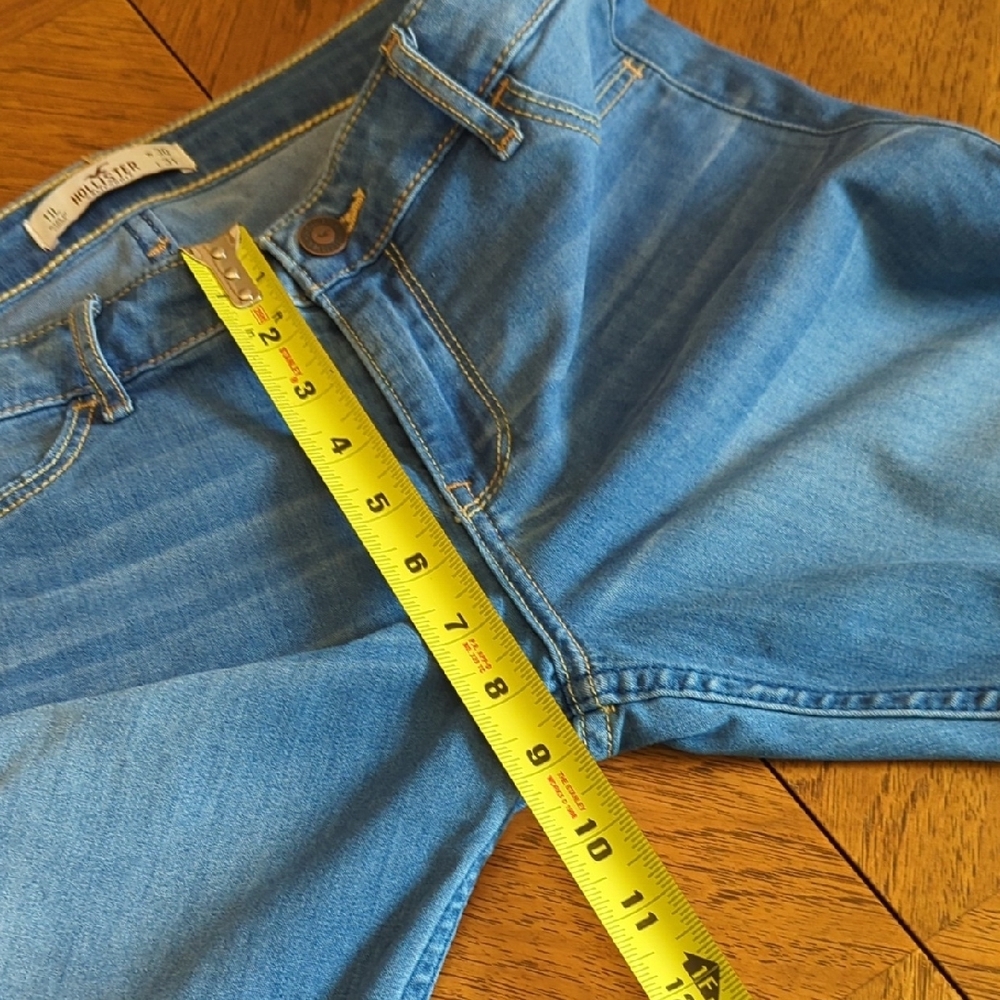 Hollister Women's Light Denim Skinny Jeans - Picture 8 of 10